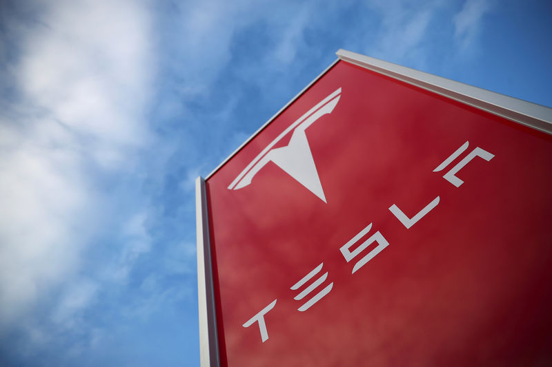Noites de Musk no Twitter preocupam investidores da Tesla