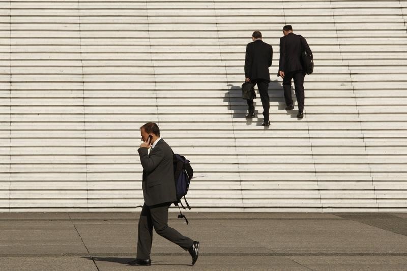 O governo eleito propõe tirar do teto R$ 175 bi para Bolsa Família e até RS23 bi de excesso de arrecadação Por Reuters