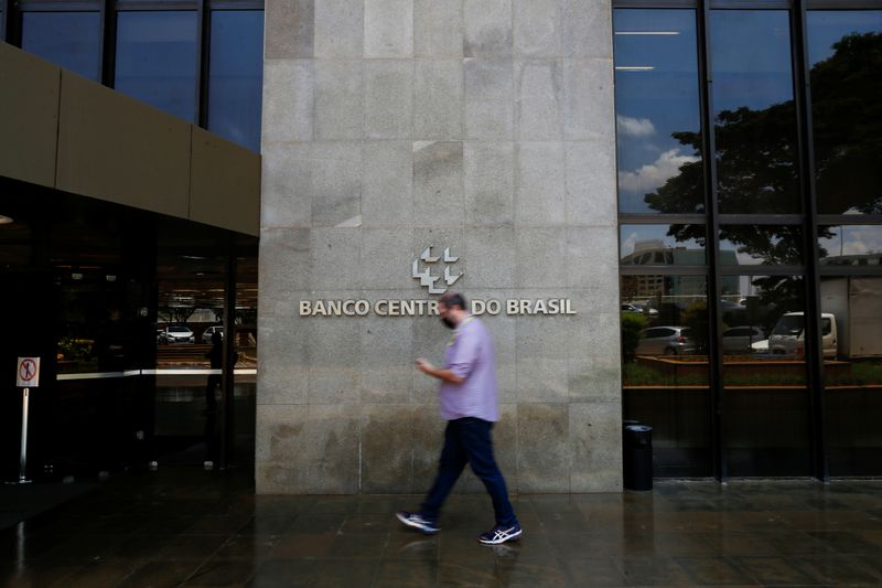 Mercado prevê redução menor da Selic em 2023 e dívida mais alta, mostra Focus