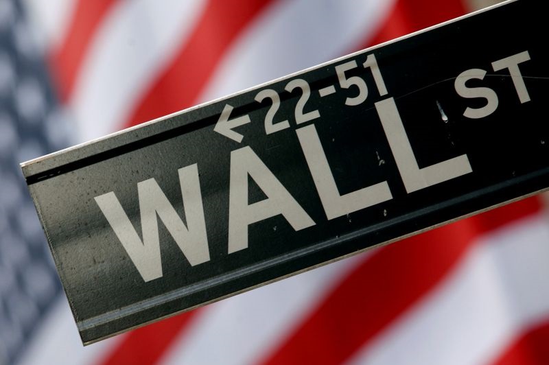 Wall Street fecha em forte queda após dados alimentarem temores sobre alta dos juros Por Reuters