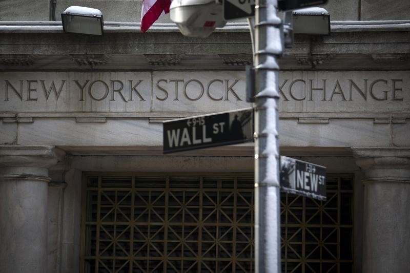 Wall St cai após Credit Suisse conseguiu nova liquidação em bancos Por Reuters
