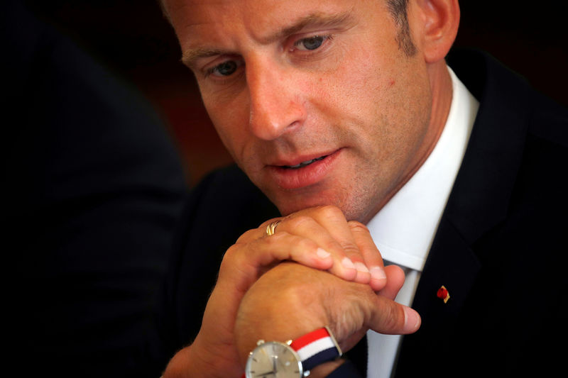 Com tratamento generoso a Macron, Xi Jinping corteja França para